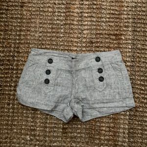 Express linen size 6 short shorts.